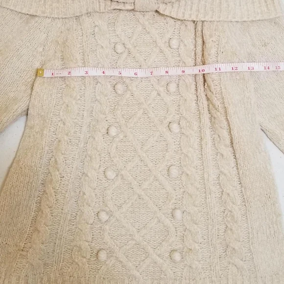 ON HOLD. Penderie Liz Lisa pom pom off the shoulder sweater - Picture 5 of 5